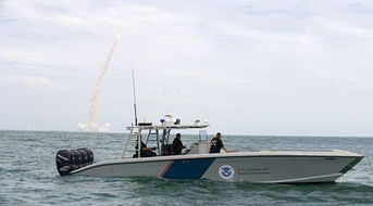 开云官方网-千帆竞发，轻艇马拉松点亮湖滨赛场，赛艇马拉松多少公里  第2张